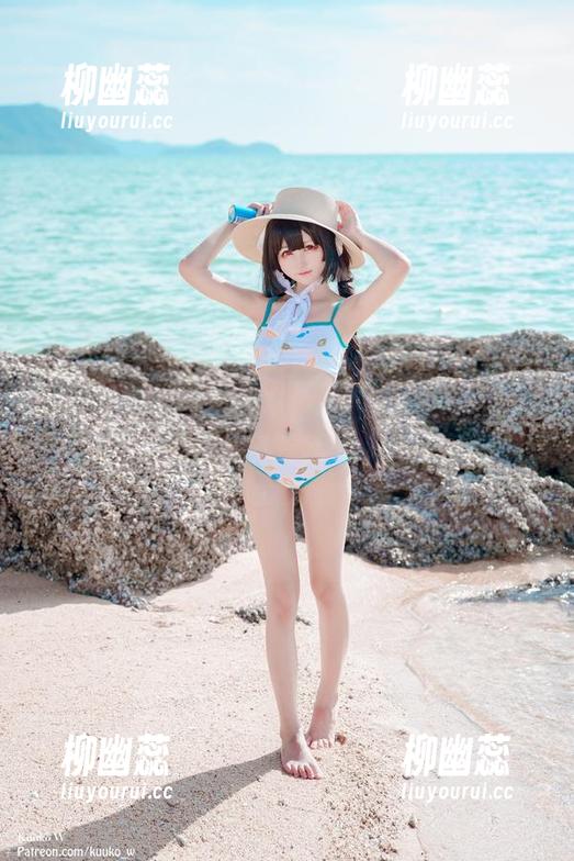 更新中！Kuuko W的校服写真让你重新审视青春